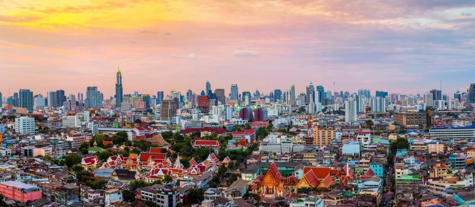 panorama-van-de-horizon-van-bangkok-bij-zonsondergang-thailand-63974685